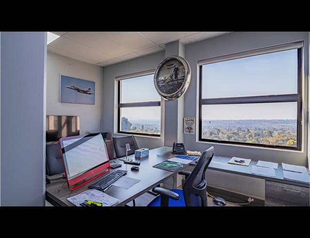 299M² OFFICE FOR SALE IN ALLEN'S NEK